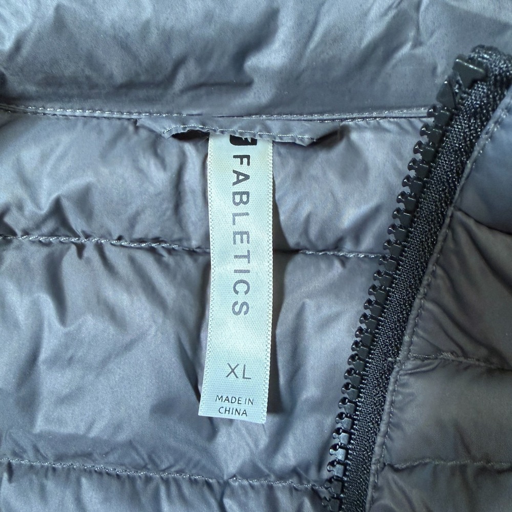 Fabletics Womens Down Puffer Vest XL Gray Lightweight Packable Zip Front Outdoor - Picture 6 of 9